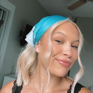 Meet your Posher, Chloe